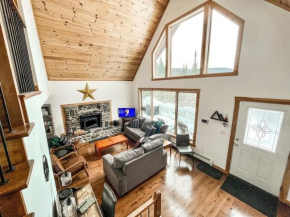Jay Peak Mountain Chalet! Secluded, pool, snowsports